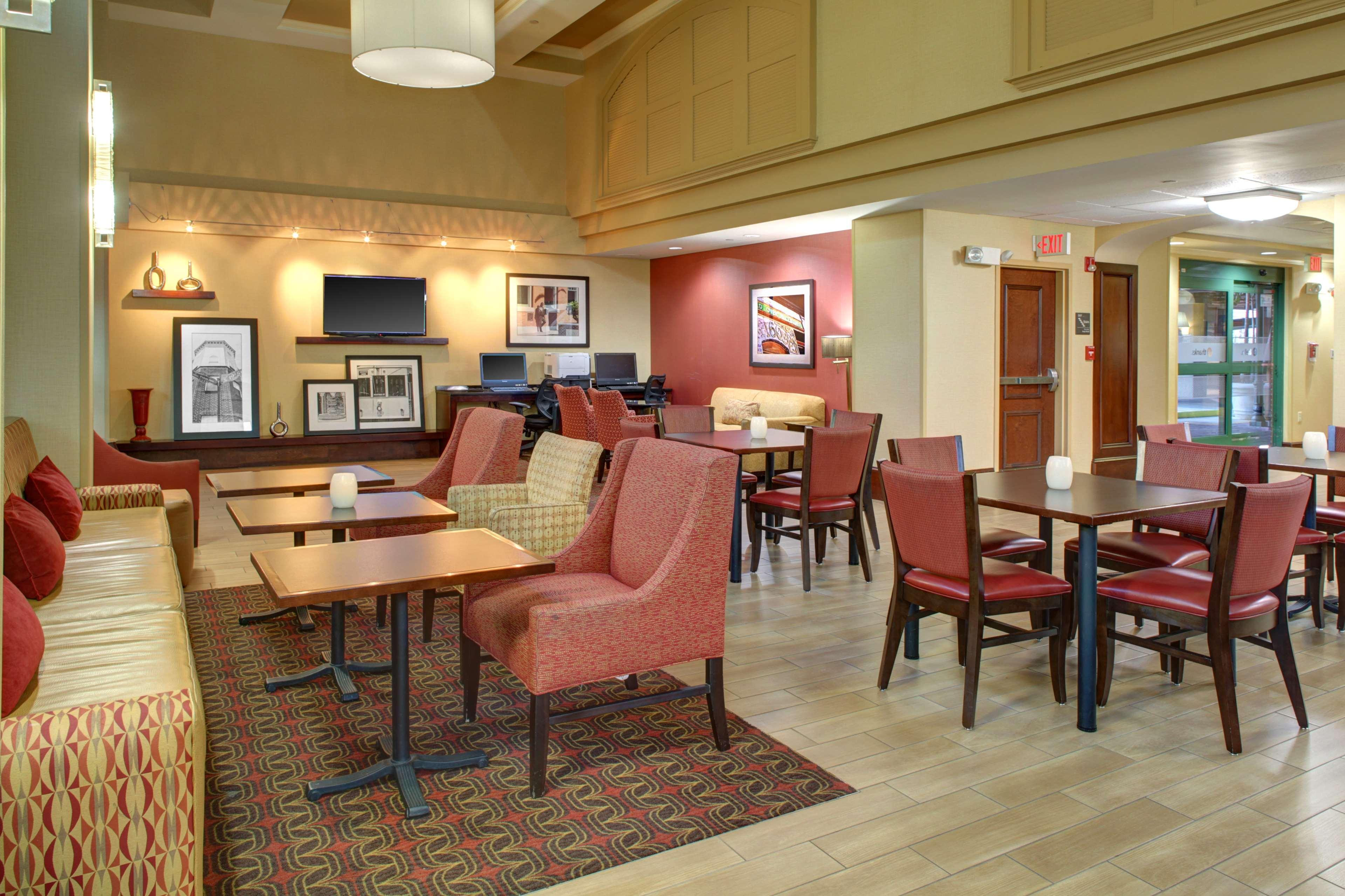 Hampton Inn & Suites Tampa Ybor City Downtown Exteriör bild