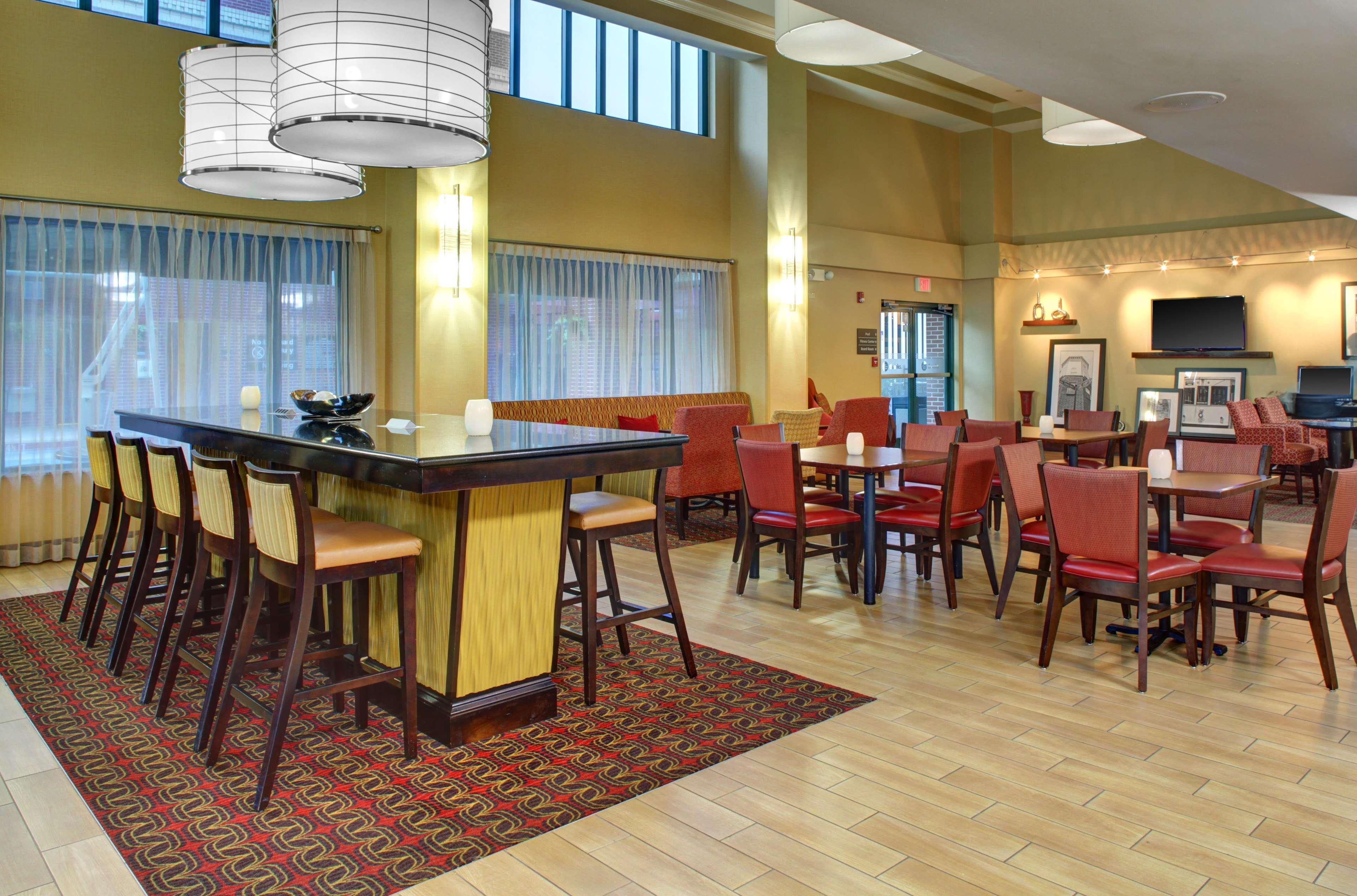 Hampton Inn & Suites Tampa Ybor City Downtown Exteriör bild