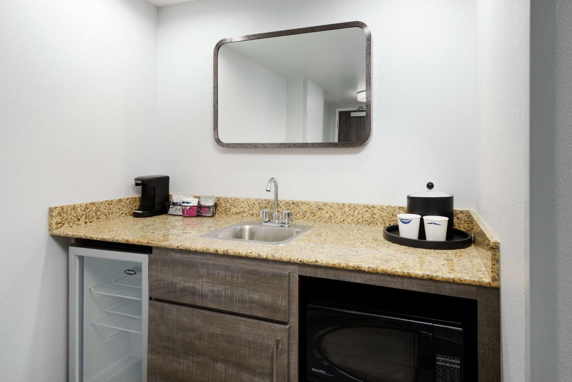 Hampton Inn & Suites Tampa Ybor City Downtown Exteriör bild